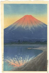Daybreak over Lake Yamanaka