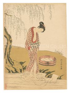 Harunobu / Woman Bleaching Cloth under a Willow Tree【Reproduction】 [柳下美人布さらし【復刻版】]